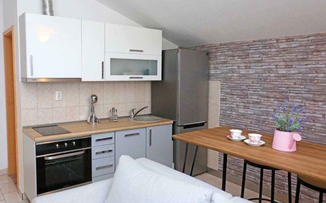 Studio Apartment Grey Split Exterior foto